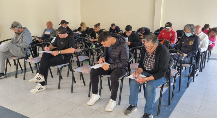 20 alumnos rindieron y aprobaron el examen final del curso de “Timon